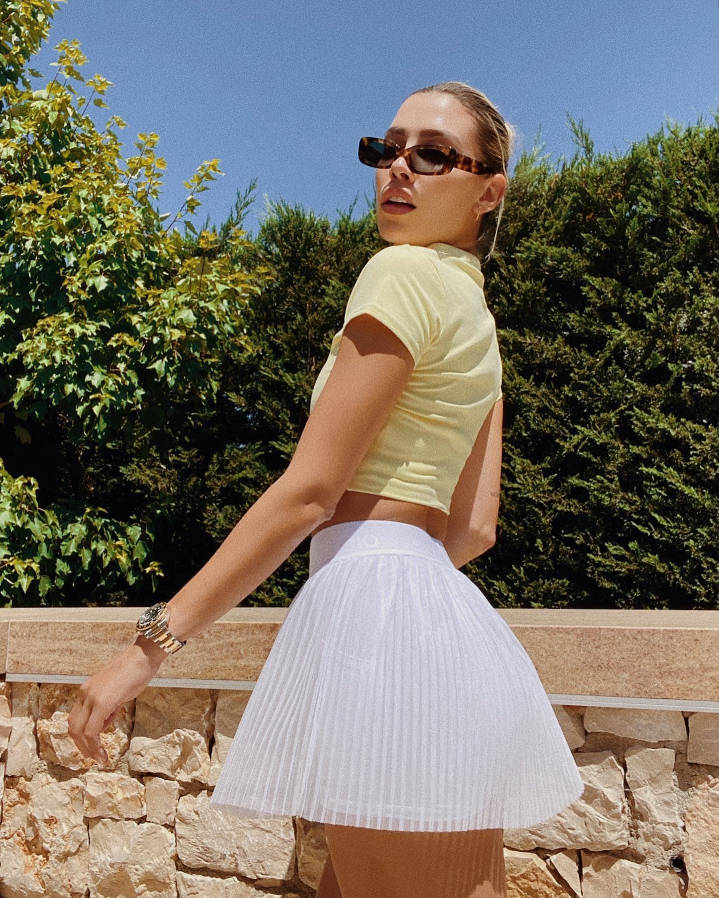 White tennis outlet skirt shirt