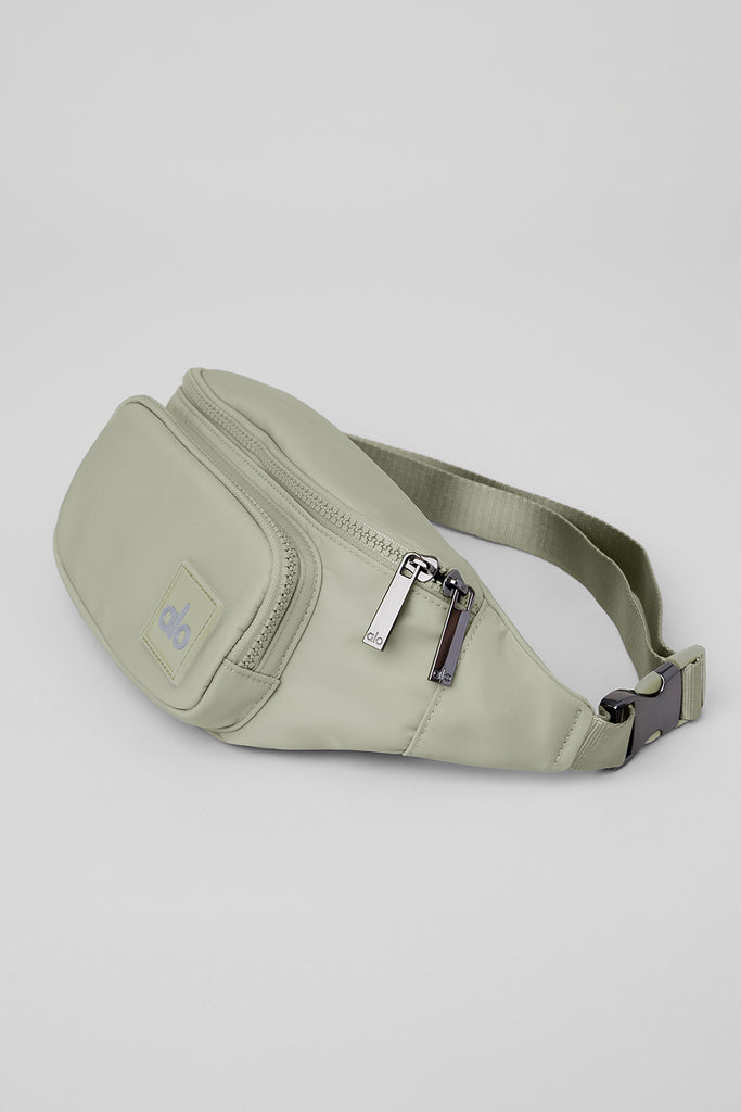 Explorer Fanny Pack Limestone Alo Yoga