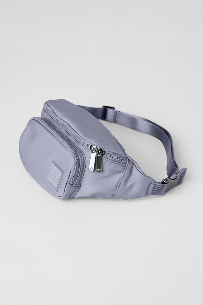 Explorer Fanny Pack - Fog | Alo Yoga