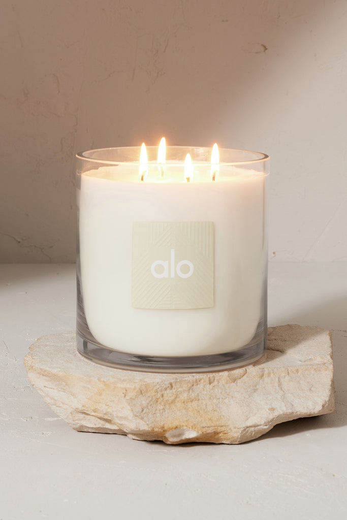 Alo Signature Candle 60 oz Alo Yoga