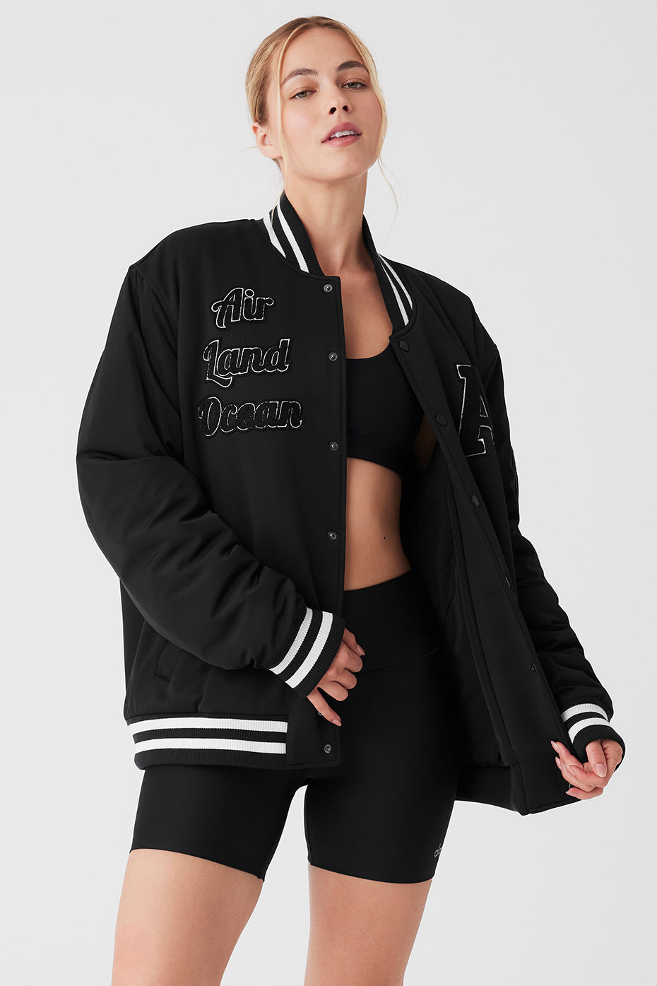 ALO Yoga Cropped Varsity jacket IT G.O.A.T patch 🔥 JISOO 🔥 Blackpink  White S M