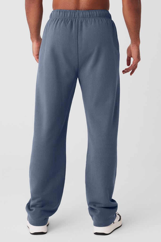 Alo Yoga Accolade Cotton-blend Sweatpants In Blue