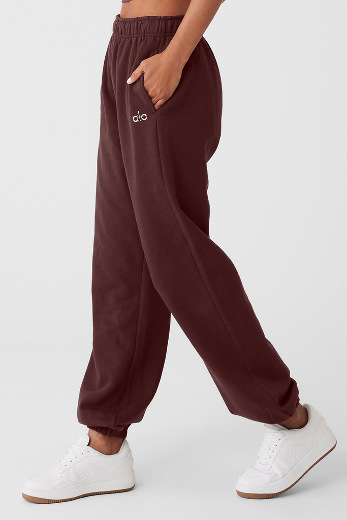 Accolade Sweatpant - Cherry Cola