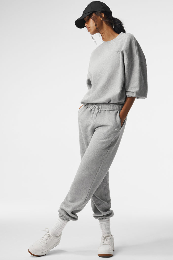 Accolade Sweatpants ( XS)..black is longer than the grey one which i love  my only complaint was being a tad short for grey ones : r/aloyoga