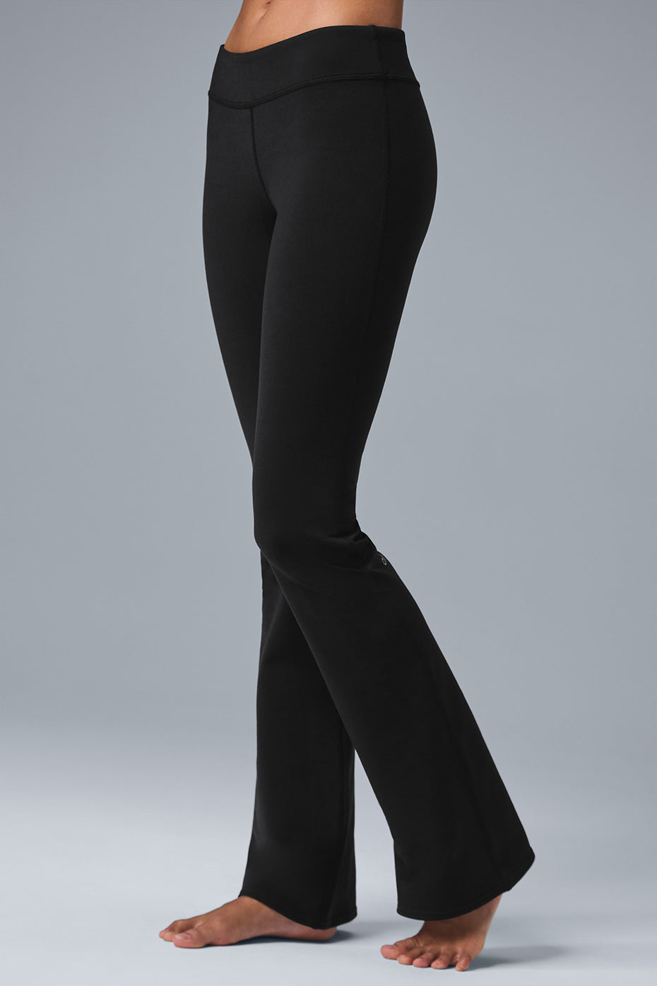 Alo hotsell Yoga Reform Cut Out Leggings Small Black