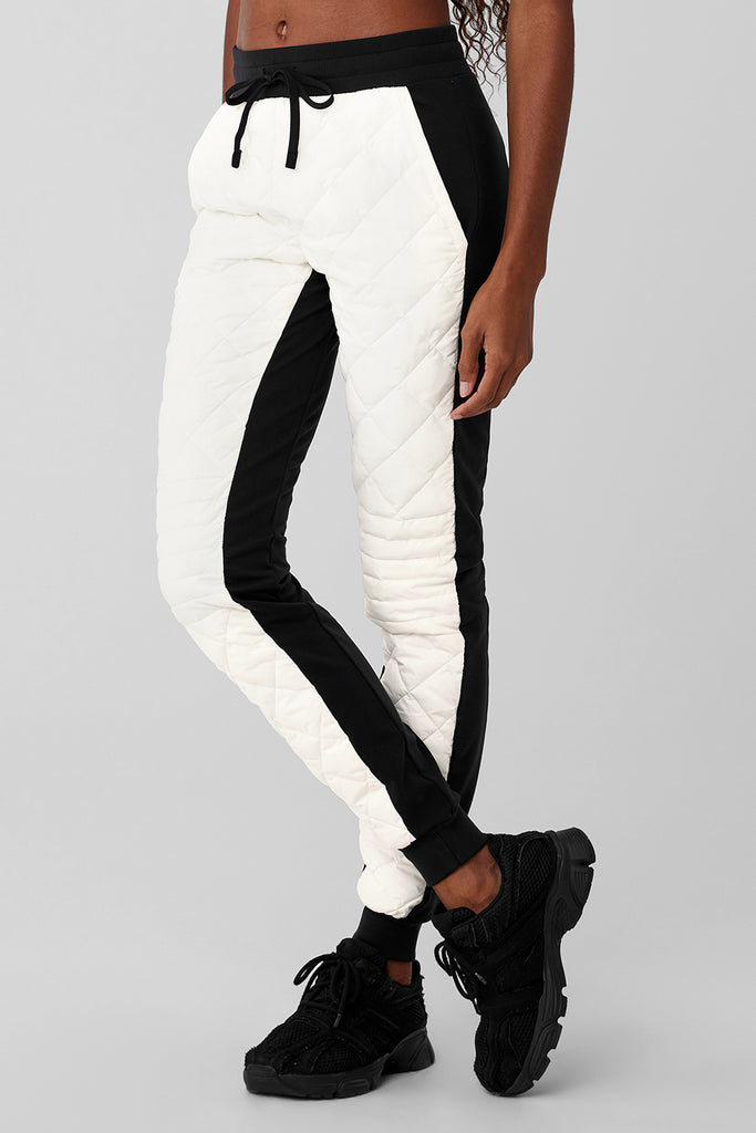 This Alo Puffer Pants Dupe Is Just $40 & 'Like a Warm Hug' for Your Legs  This Winter