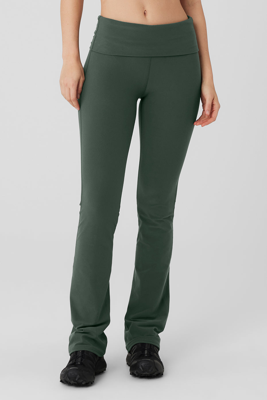 Hard Tail Foldover Bootcut Yoga Pants with Hard Tail Logo : :  Clothing, Shoes & Accessories