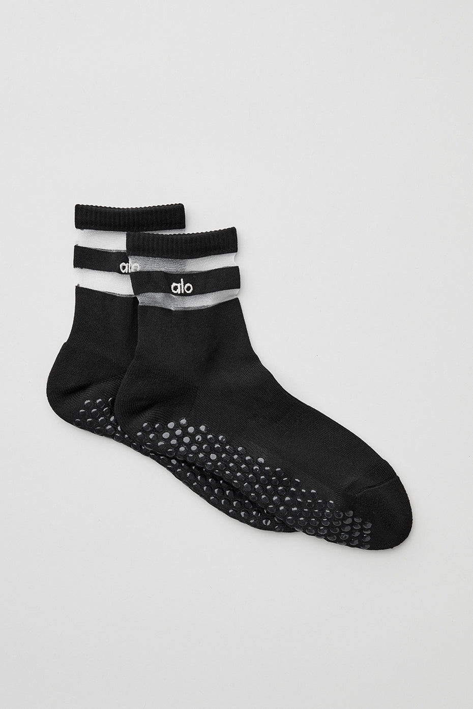 The perfect anti slip socks, PIVOT BARRE SOCKS from Alo Yoga! Wear it for  any kind of sports like barre, yoga, pilates, etc. Ready stock