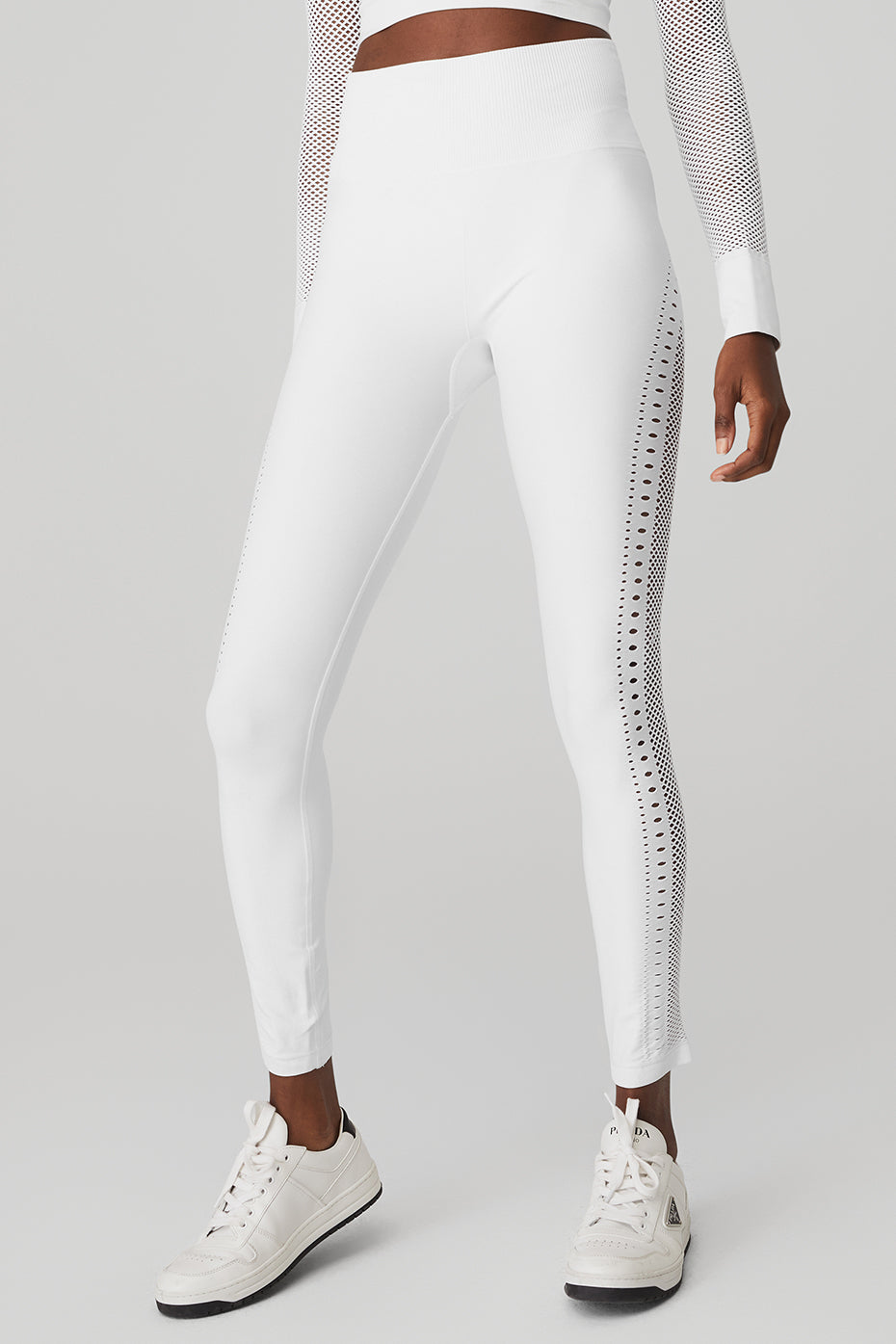 Alo Yoga Seamless High-Waist 7/8 Limitless Open Air Legging in White, Size:  2XS
