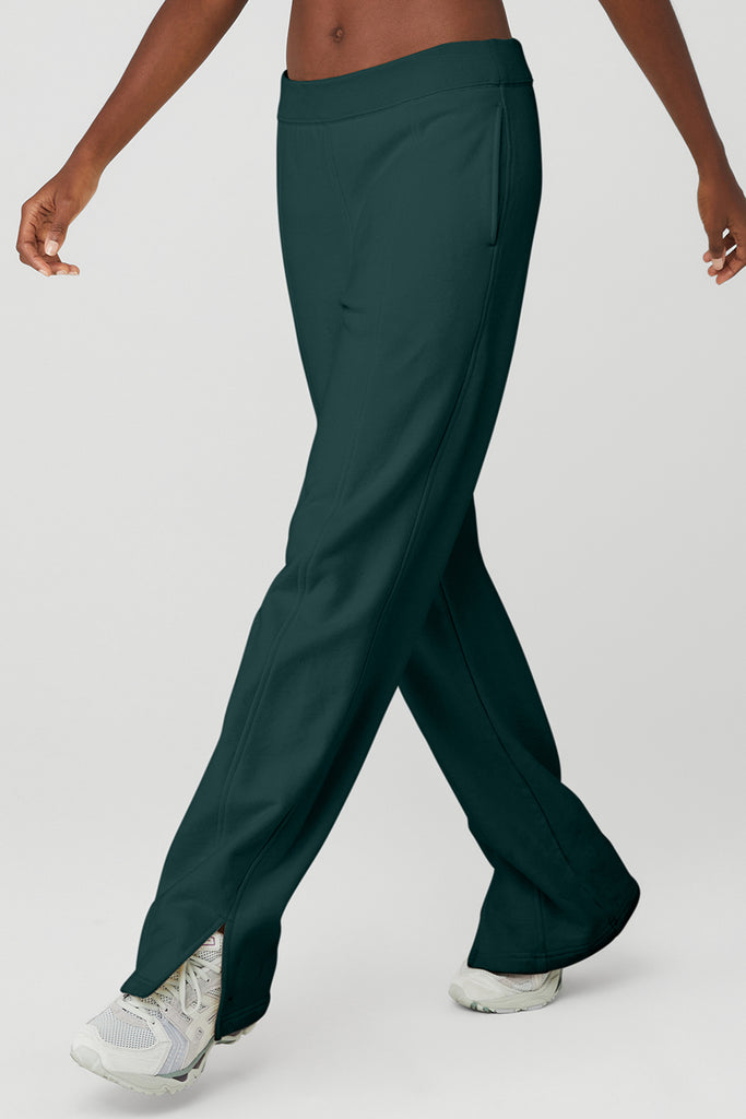 Alo Yoga Women's Accolade Straight Leg Sweatpant, Green Emerald,L - US