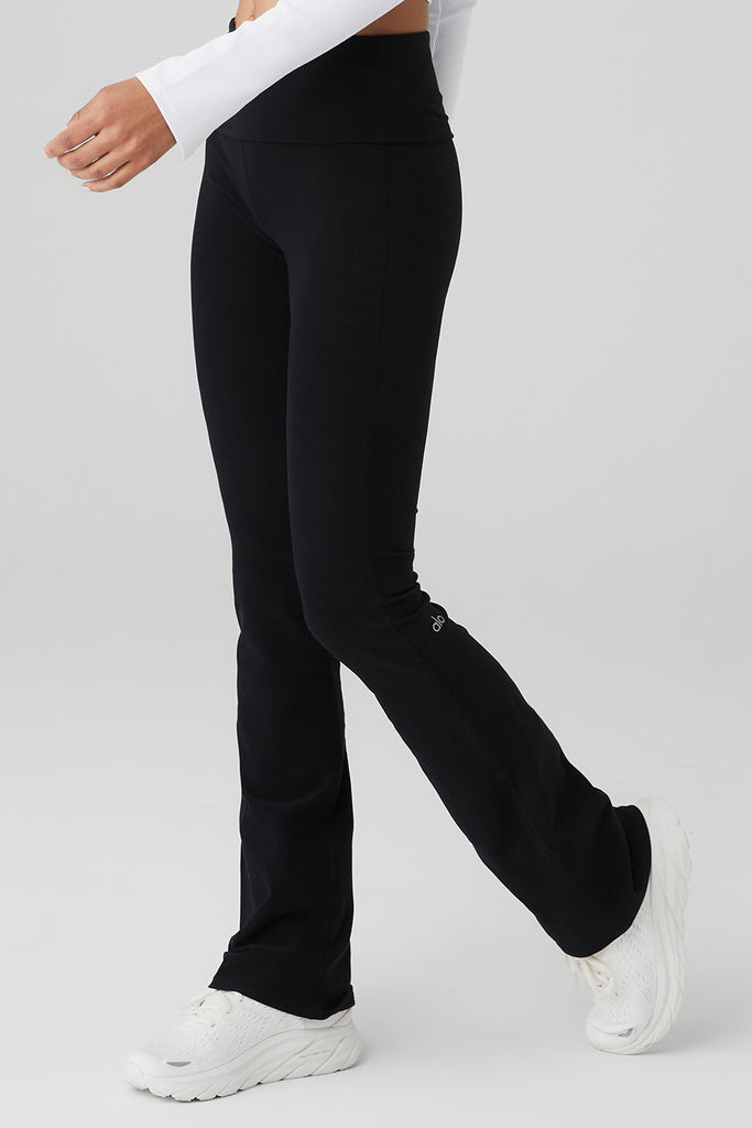Alo Yoga Women's Alosoft Foldover Bootcut Leggings, Black, M : Buy Online  at Best Price in KSA - Souq is now : Fashion