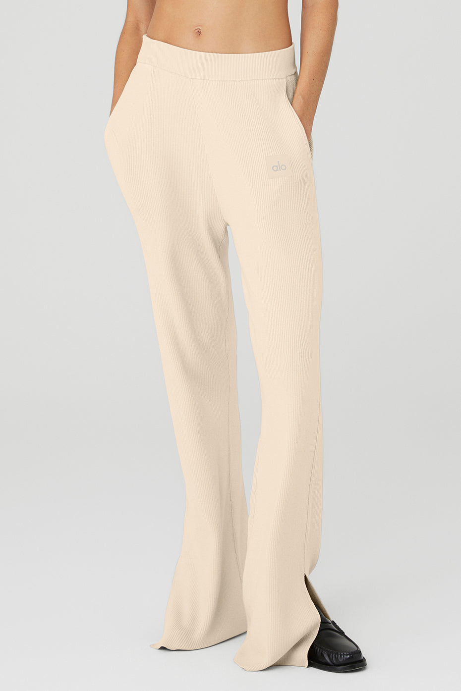 Alo Yoga Straight-leg pants for Women, Online Sale up to 50% off