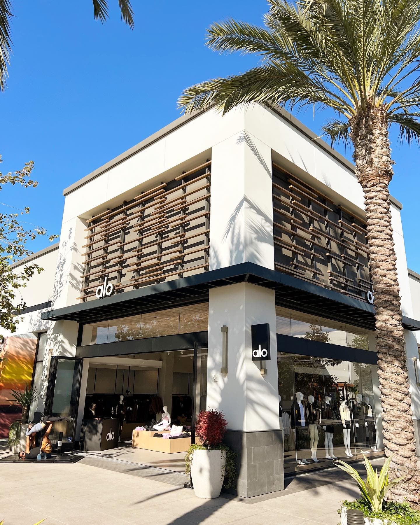 This Isn’t A Drill — 6 New Alo Stores Just Opened | Alo Yoga