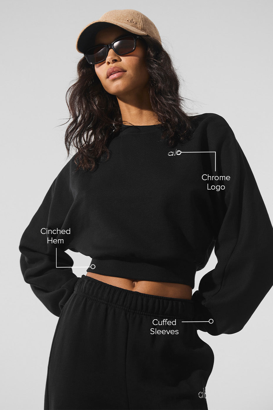 Cropped Accolade Crewneck - Black