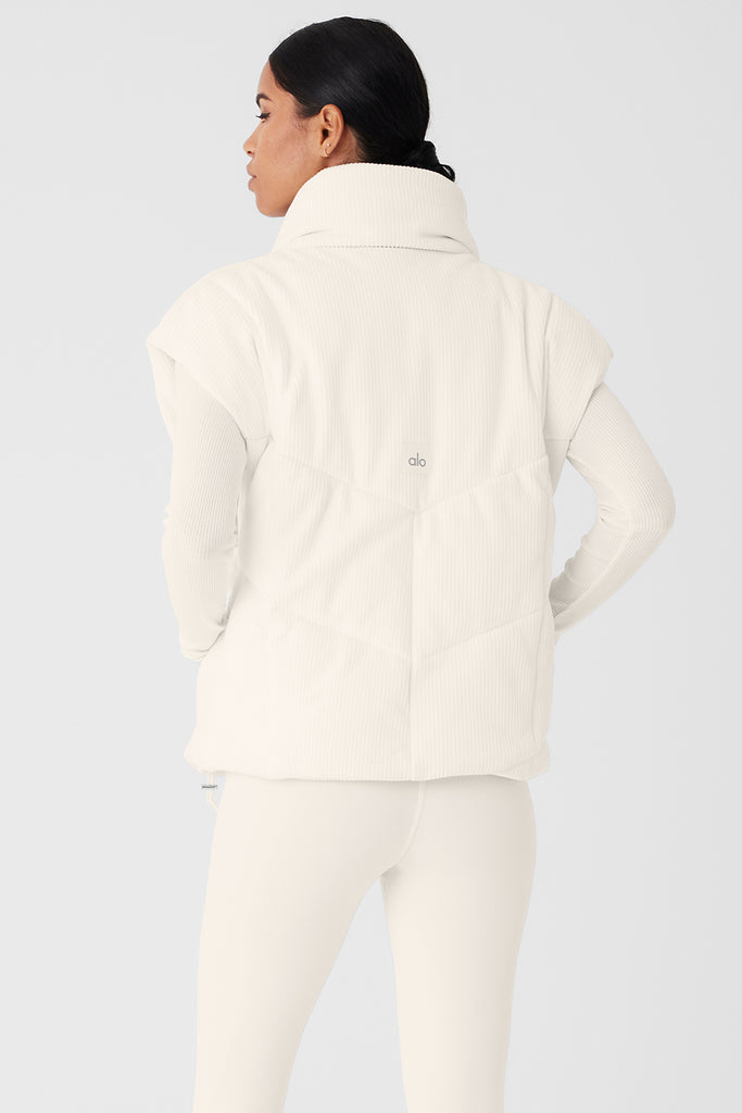 Ribbed Velour Mountain Side Puffer Vest - Ivory | Alo Yoga
