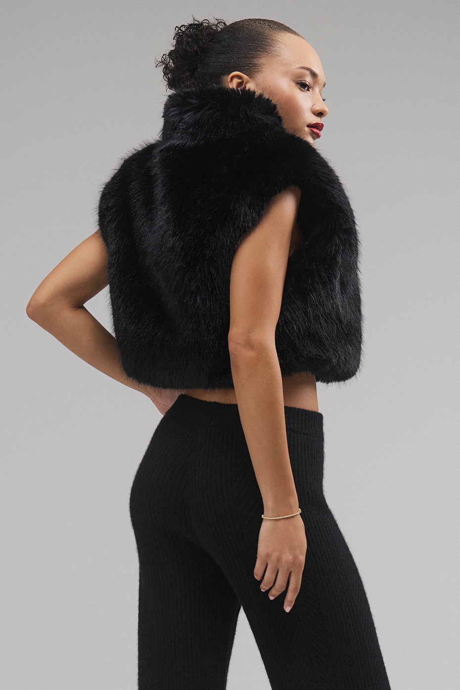 Opulent Faux Fur Cropped Vest - Black