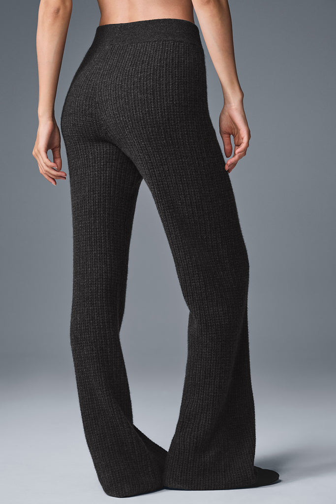 Cashmere High-Waist Plush Waffle Pant - Dark Heather Grey | Alo Yoga